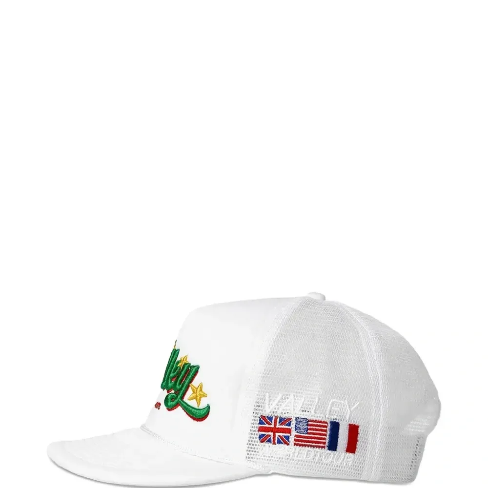 Бейсболка-тракер с вышивкой