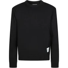 Свитер с круглым вырезом