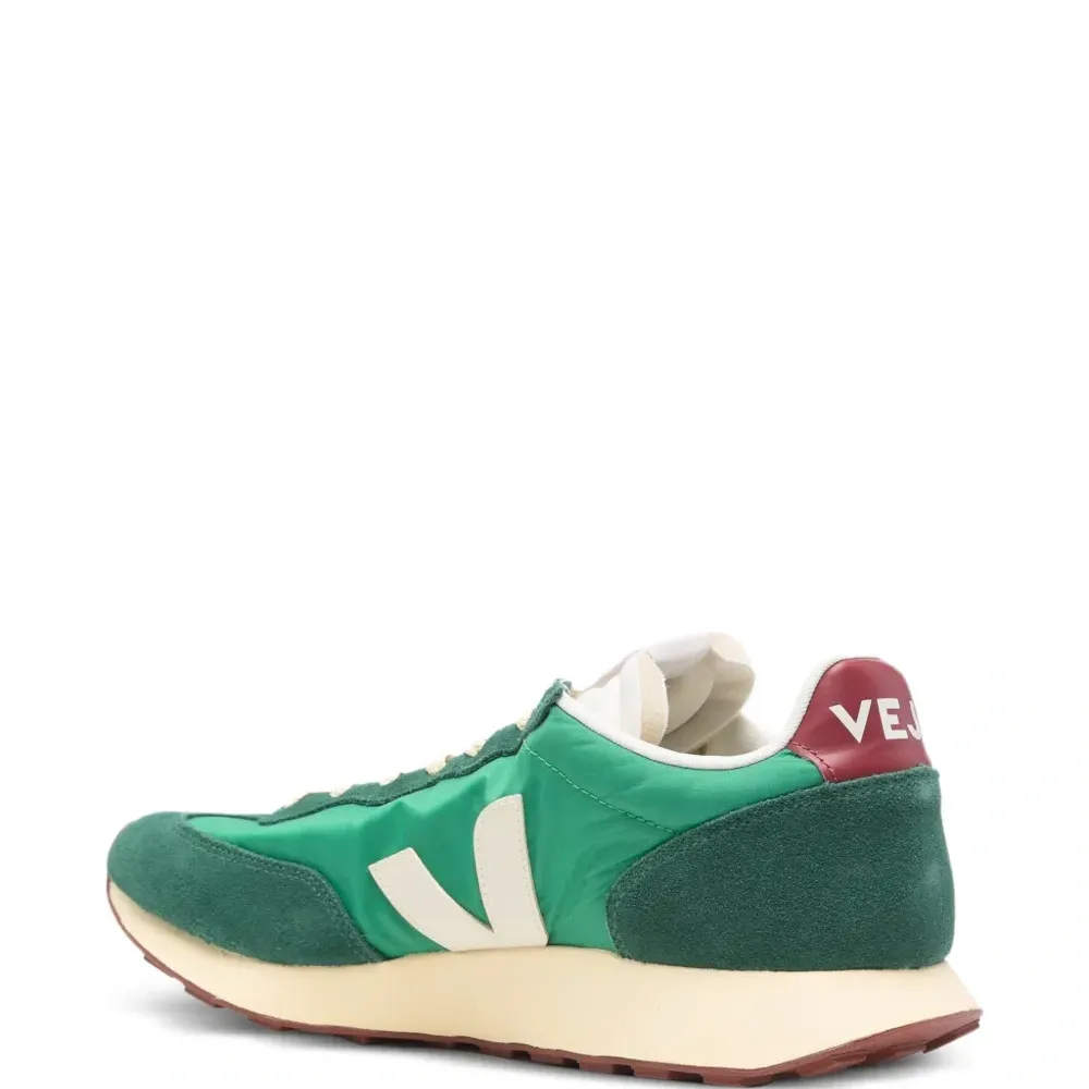 Кроссовки с замшевыми вставками