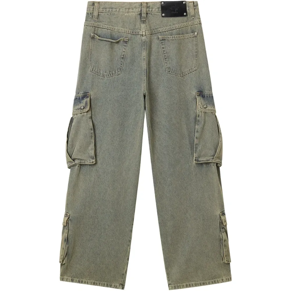 Джинсы с накладными карманами