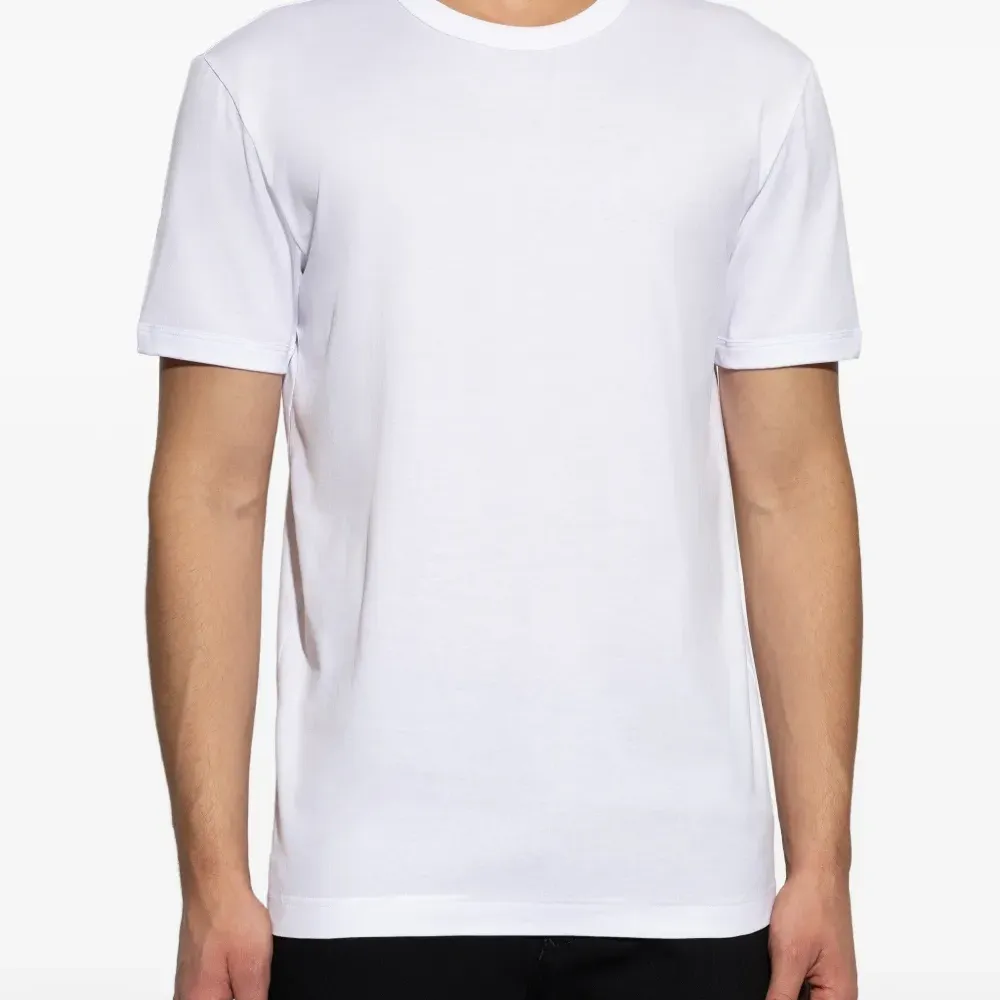 Футболка с нашивкой-логотипом