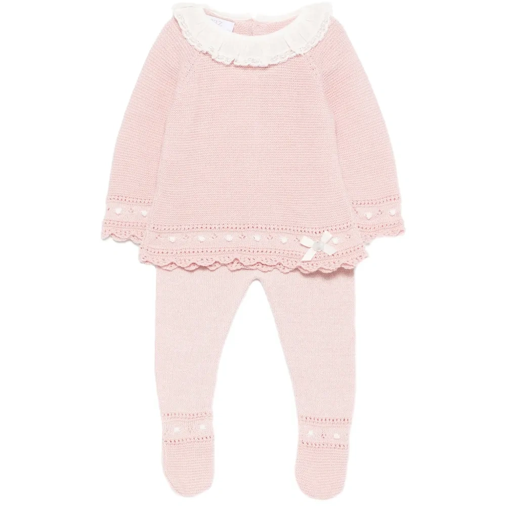 Вязаный комплект с кружевным воротником и брюками