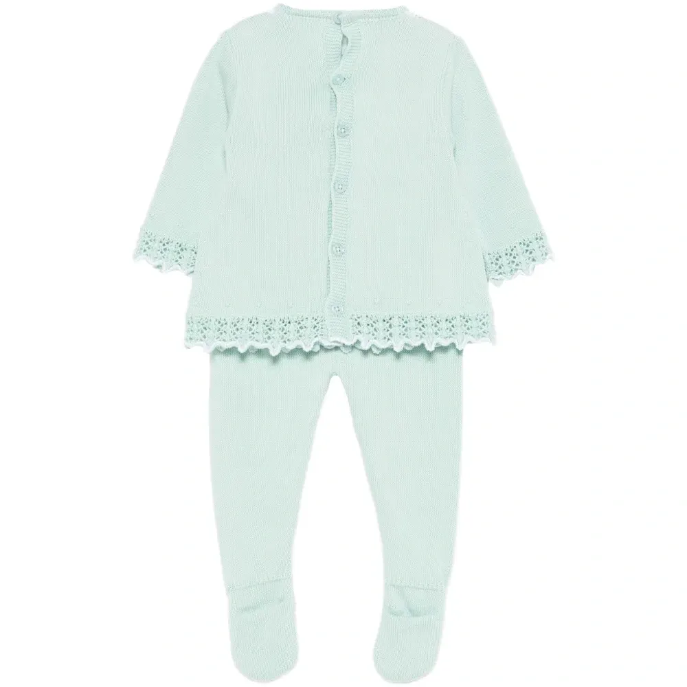 Вязаный комплект с отделкой из кружева