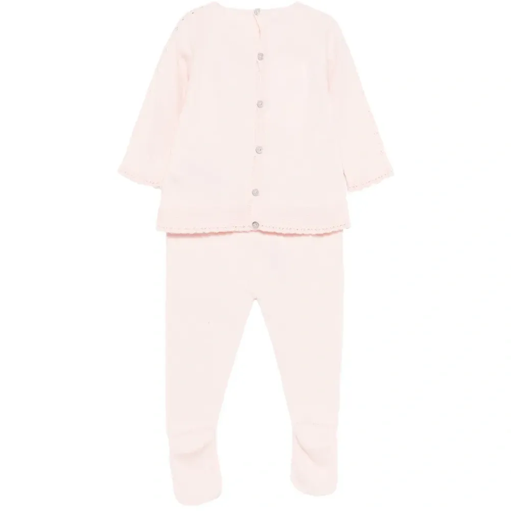 Вязаный комплект с брючками и ажурной отделкой