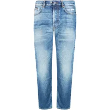 Джинсы с потертостями и нашивками Джинсы с потертостями и нашивками