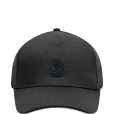 Бейсболка с нашивкой-логотипом