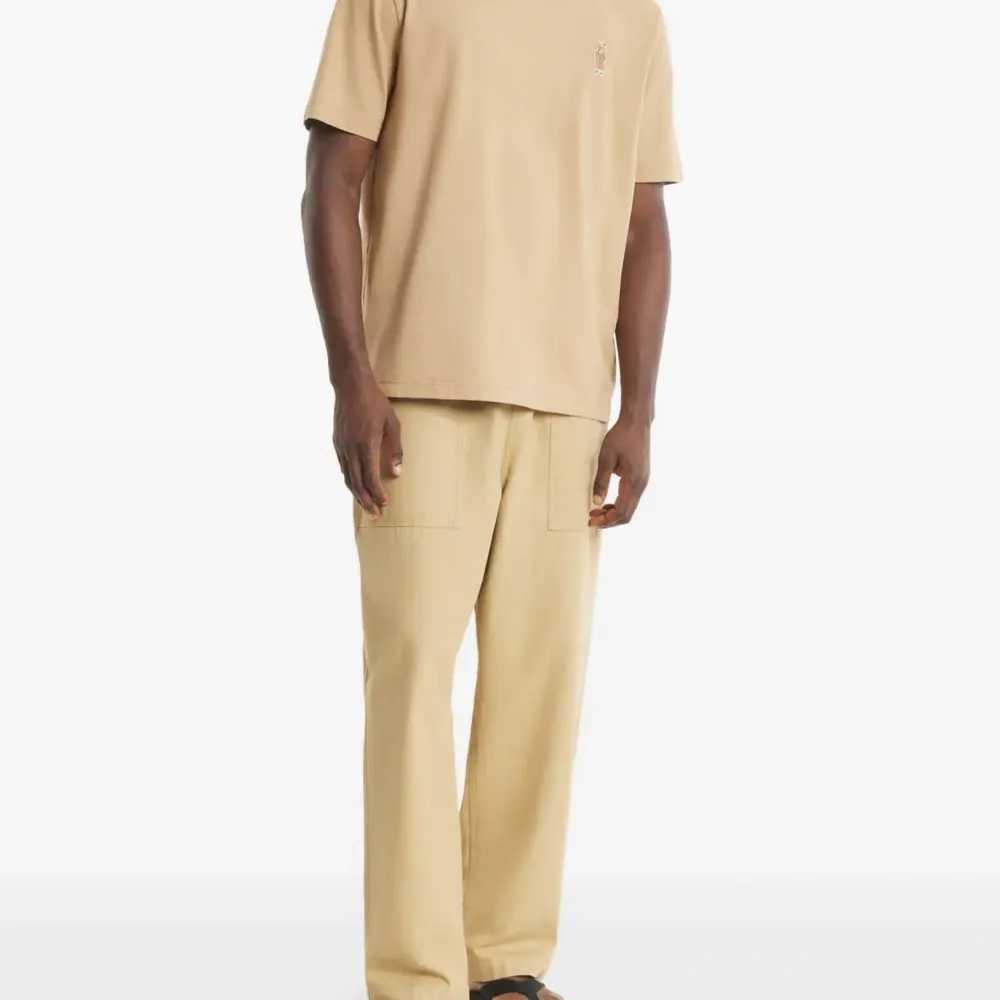 Футболка с вышивкой