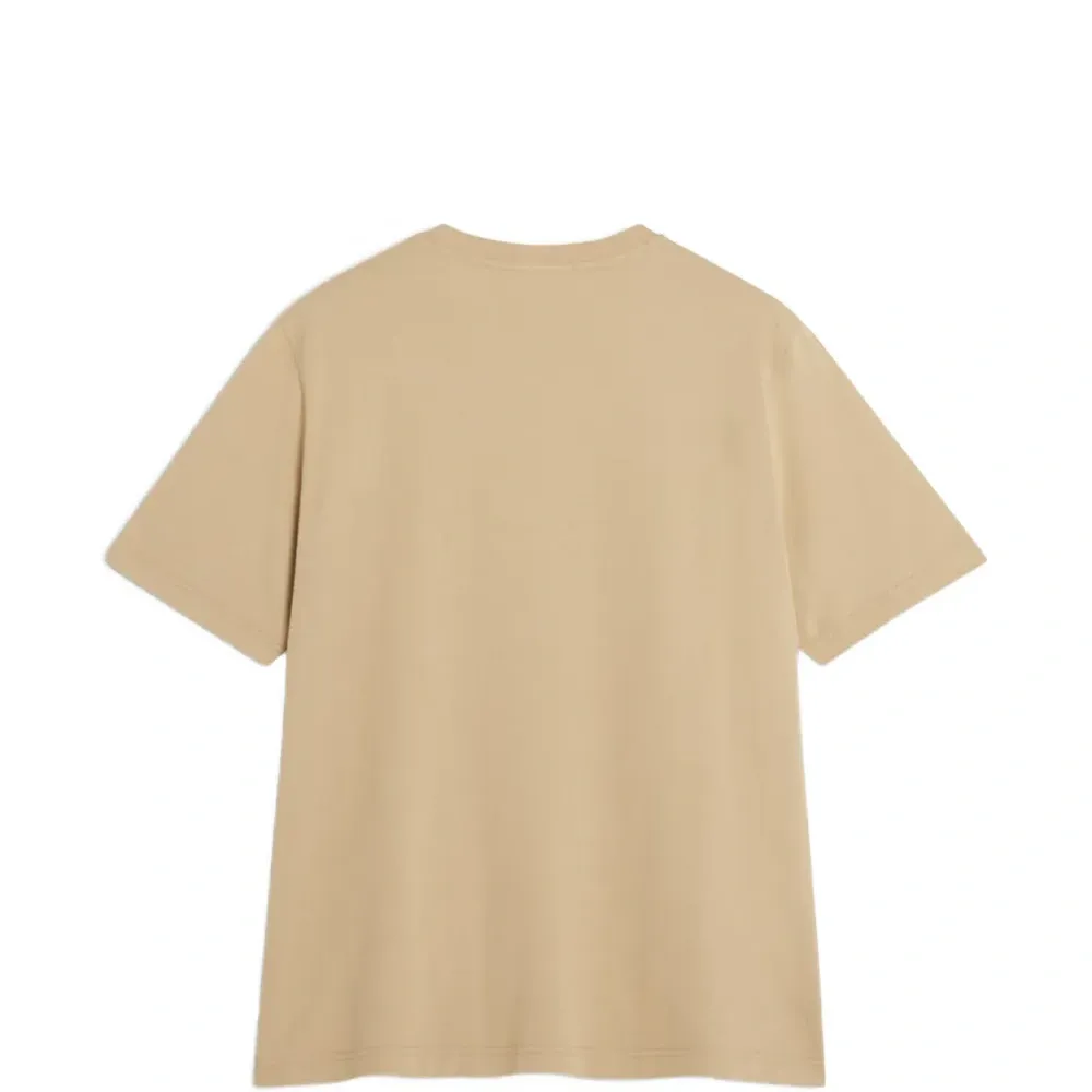 Футболка с вышивкой