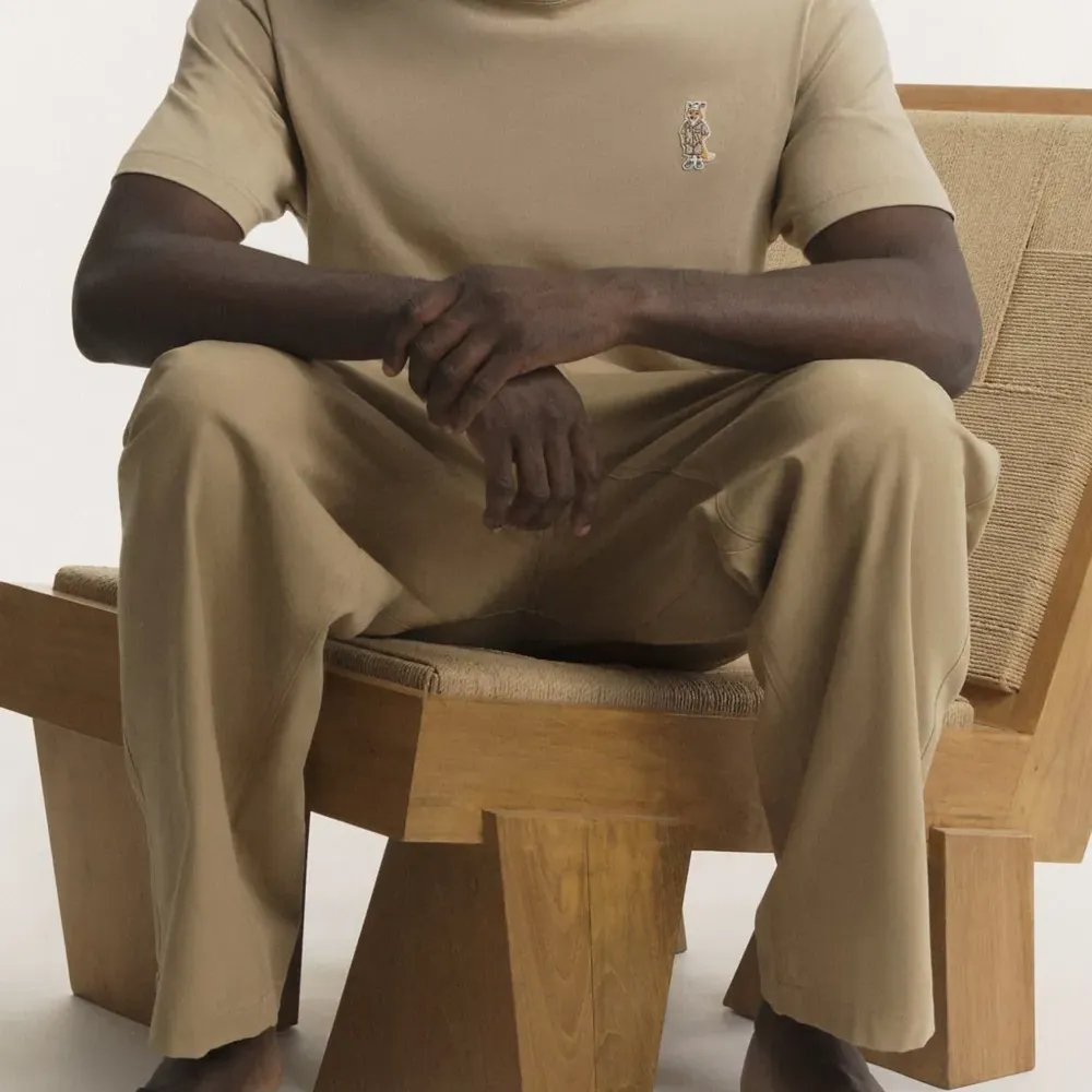 Футболка с вышивкой