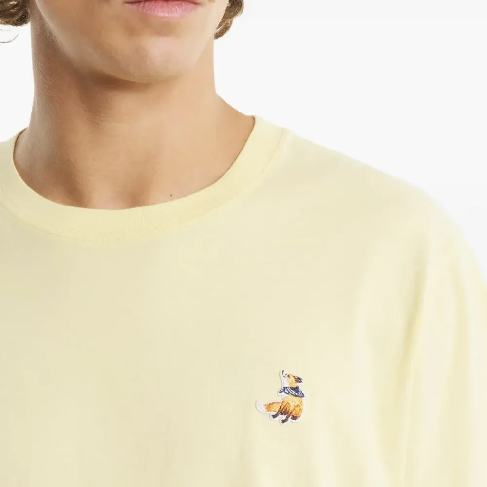 Футболка с вышивкой и круглым вырезом