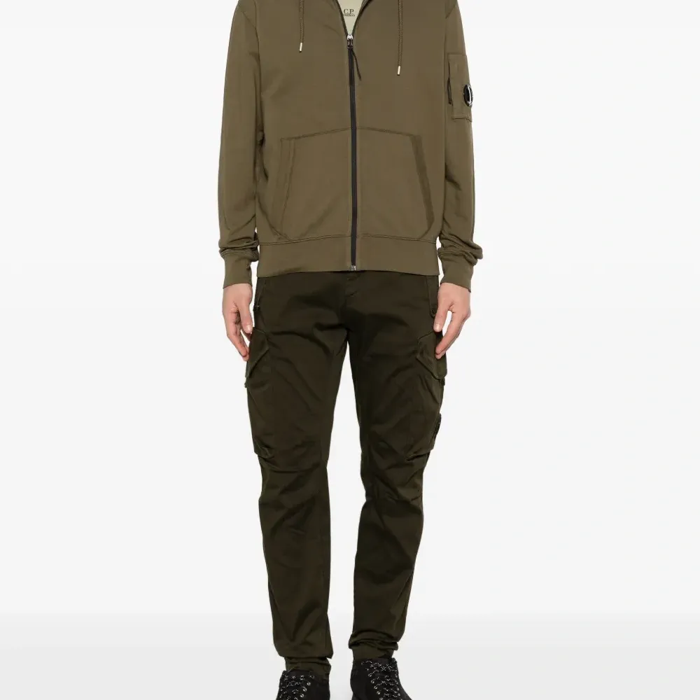 Худи на молнии с карманом-кенгуру