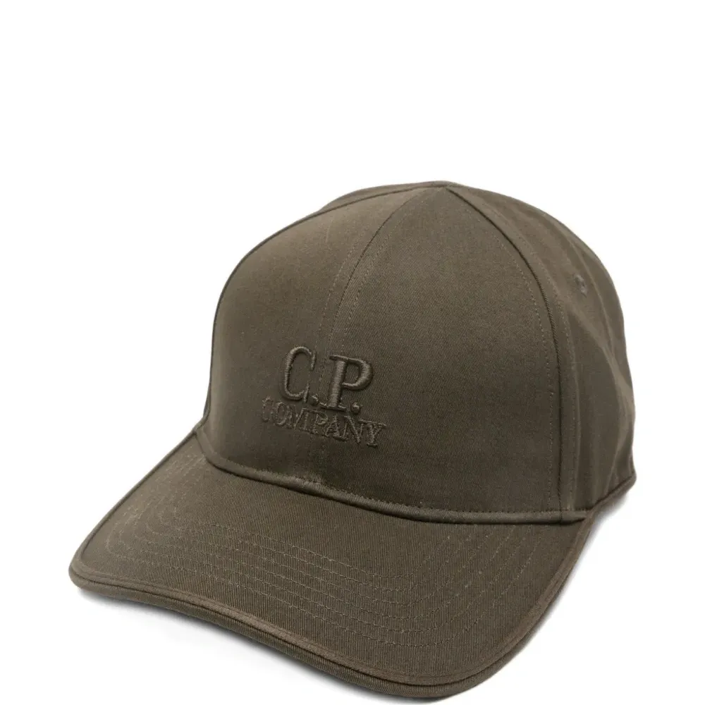 Бейсболка с вышитым логотипом Бейсболка с вышитым логотипом