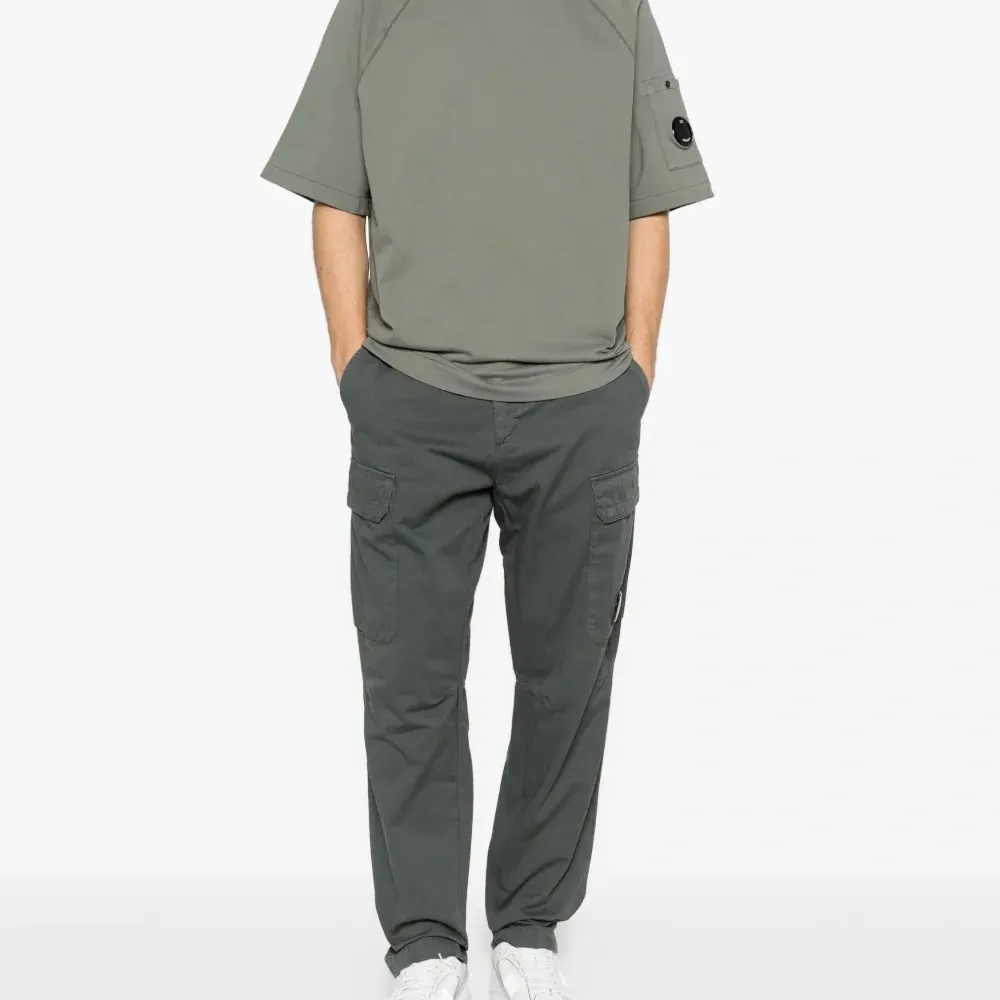 Футболка с карманом