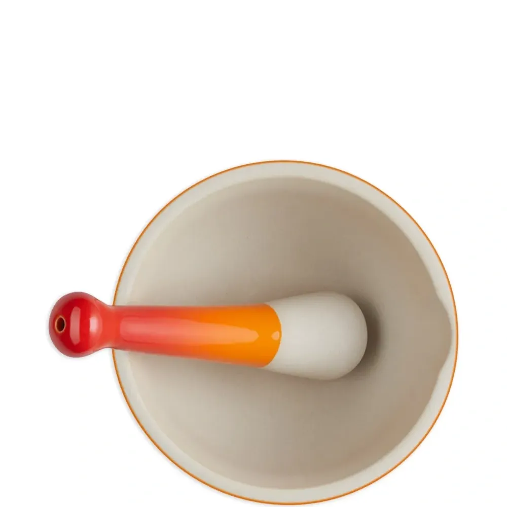 Оранжевая ступка с пестиком