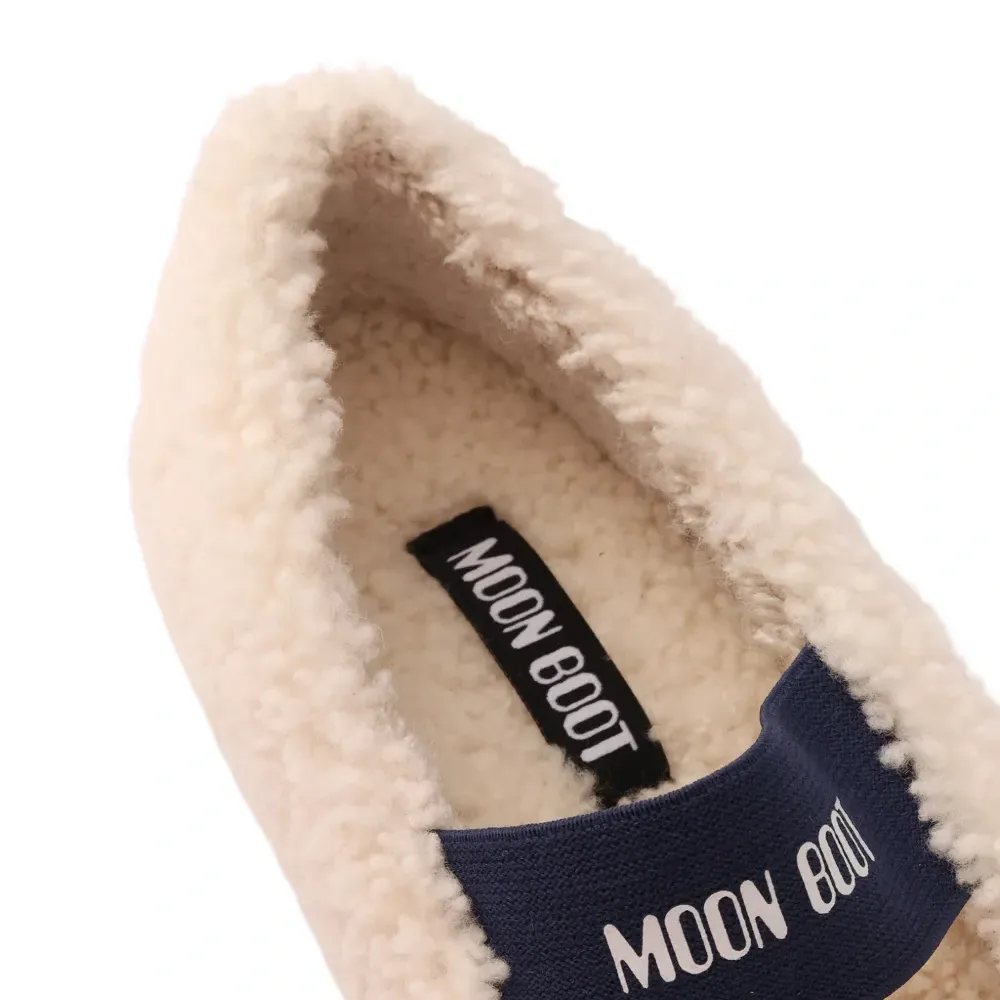 Балетки с ремешком из овчины