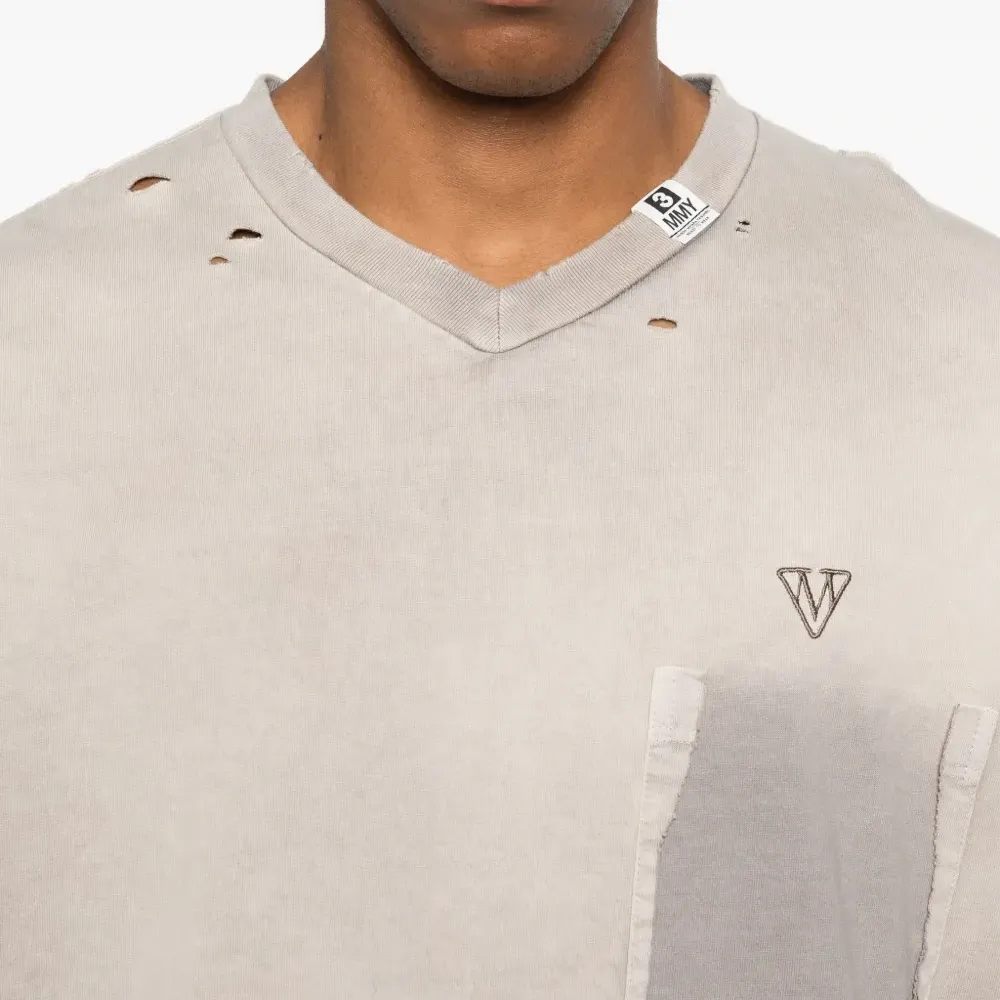 Футболка с V-образным вырезом