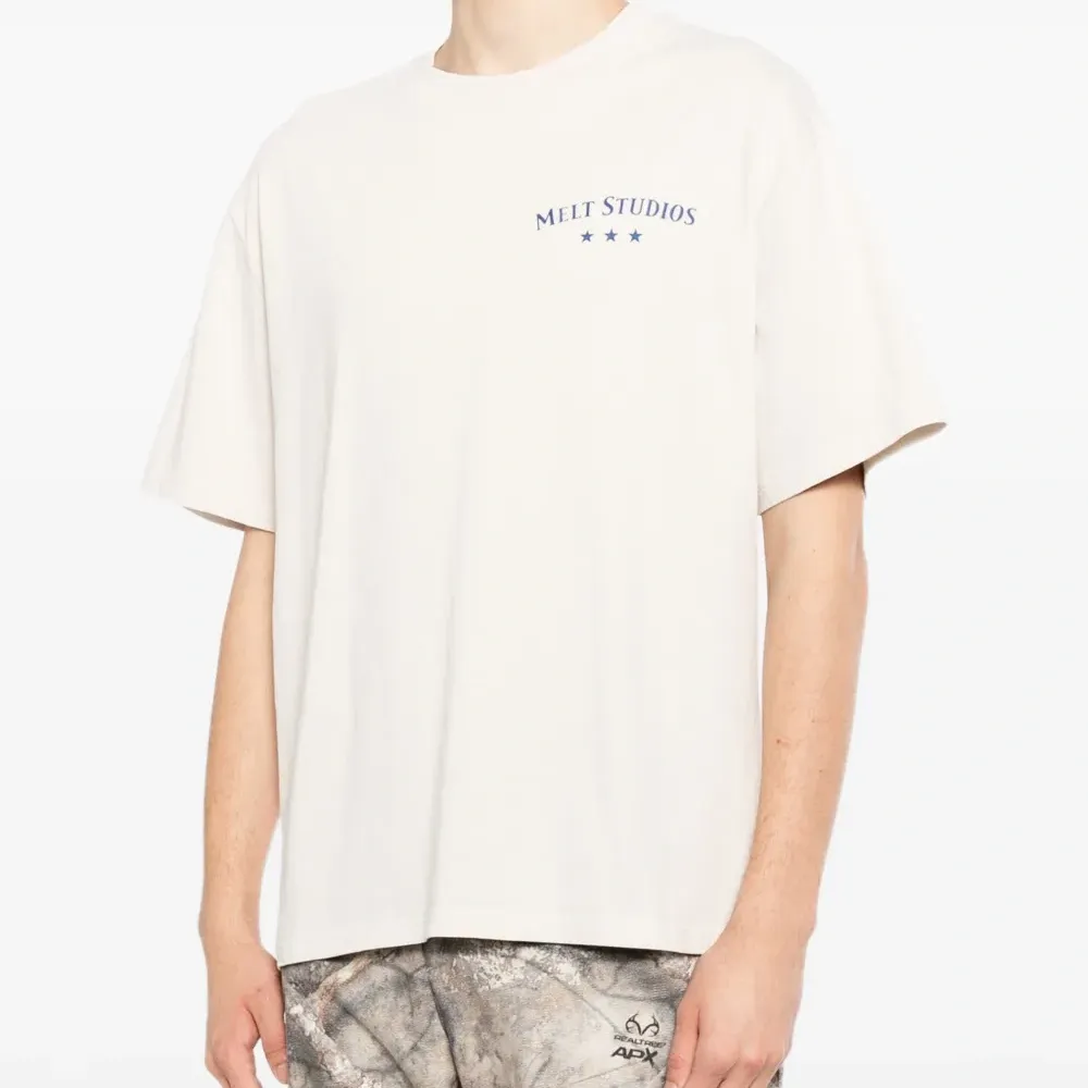 Футболка с логотипом