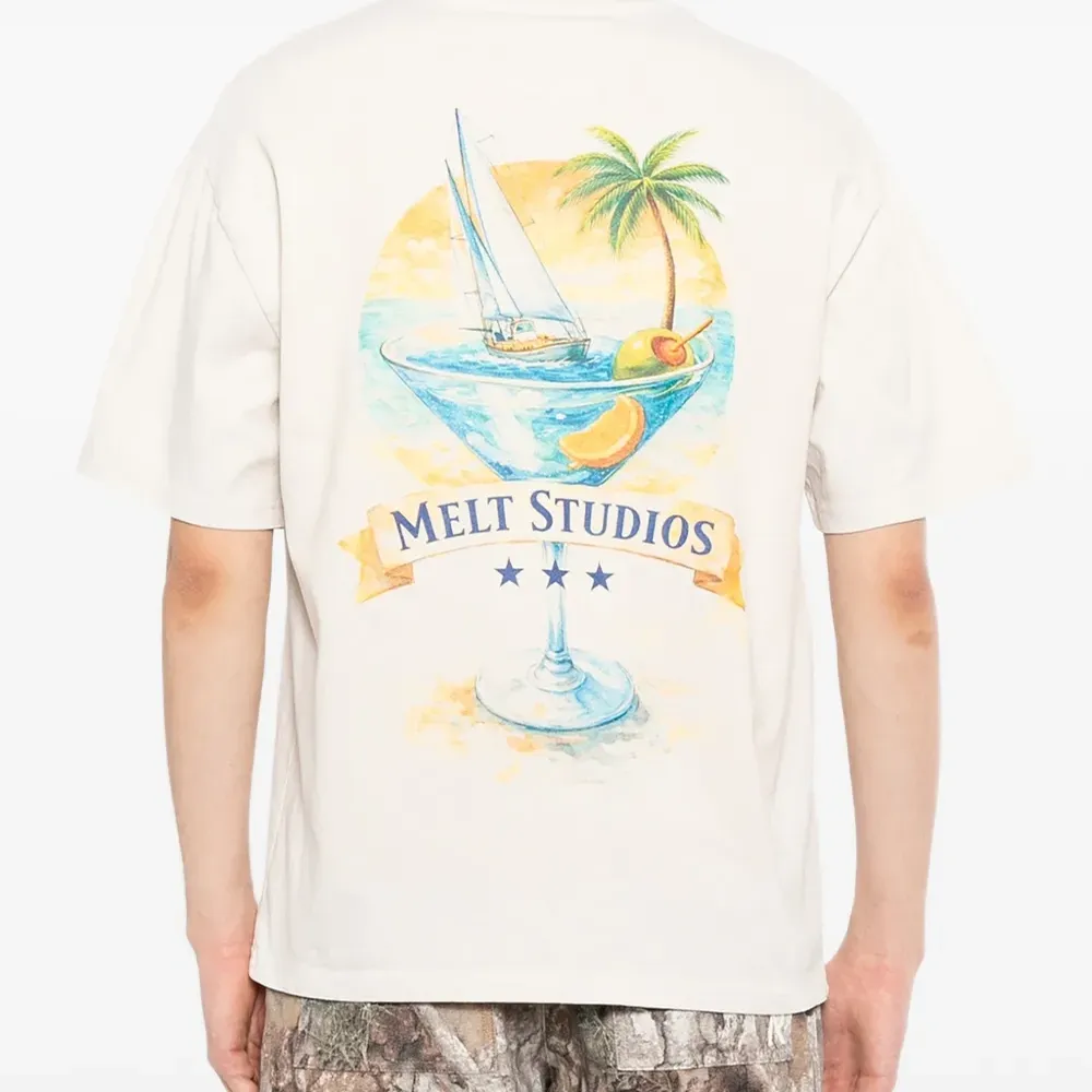 Футболка с логотипом