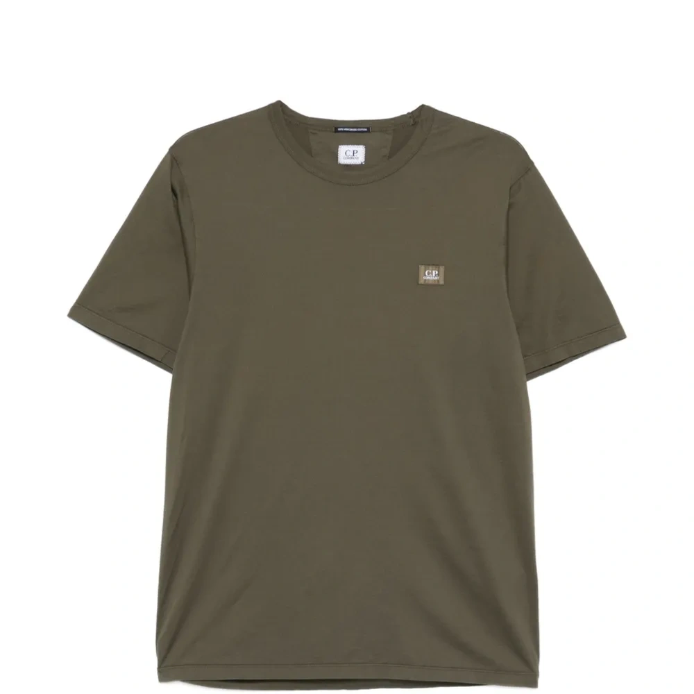 Футболка с нашивкой-логотипом