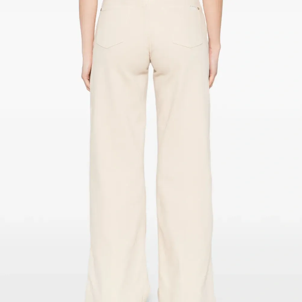 Джинсы Lotta свободного кроя (широкие брючины) Джинсы Lotta свободного кроя (широкие брючины)