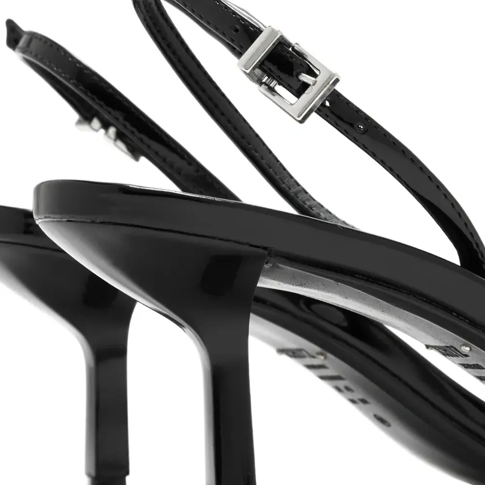 Босоножки Judith с открытым квадратным мысом и ремешком на пятке