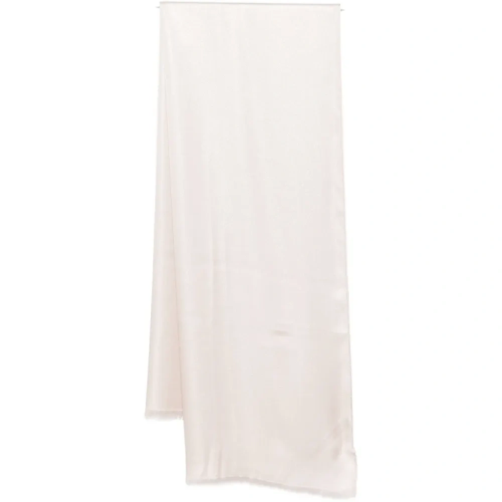 Шарф с бахромой по краям