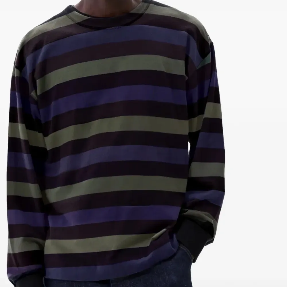 Футболка в полоску с круглым вырезом