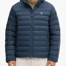 Стёганая куртка с капюшоном