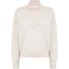 Свитер с высоким воротником и косичной вязкой