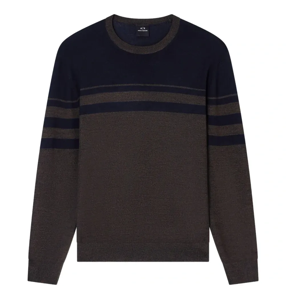 Вязаный свитер в полоску с круглым вырезом Вязаный свитер в полоску с круглым вырезом