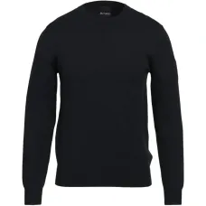 Свитер с круглым вырезом