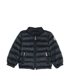 Пуховик с нашивкой-логотипом