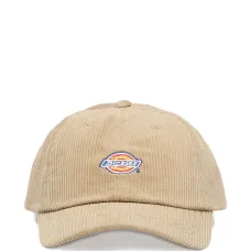 Бейсболка из вельвета с вышитым логотипом