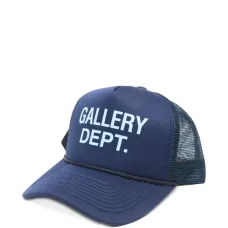 Кепка с логотипом