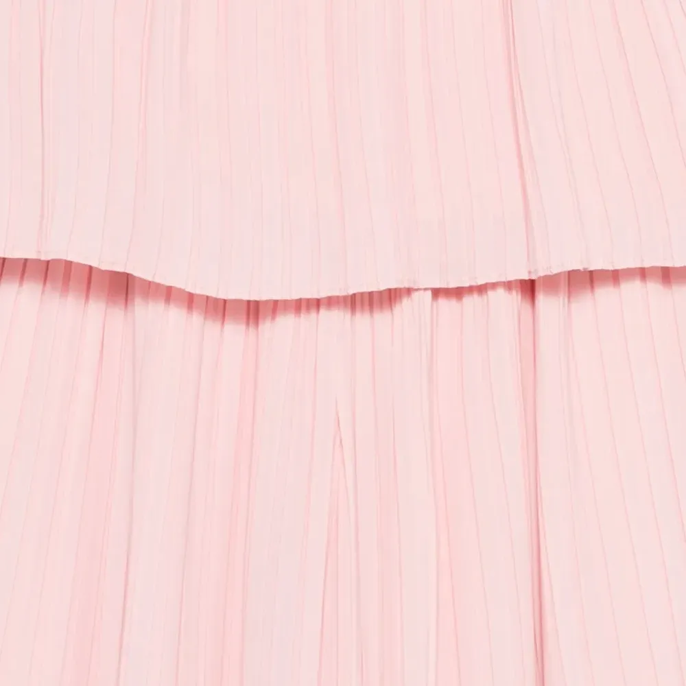 Комплект из гофрированных брюк и блузы с рюшами из газа