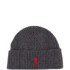 Вязаная шапка в рубчик Вязаная шапка в рубчик