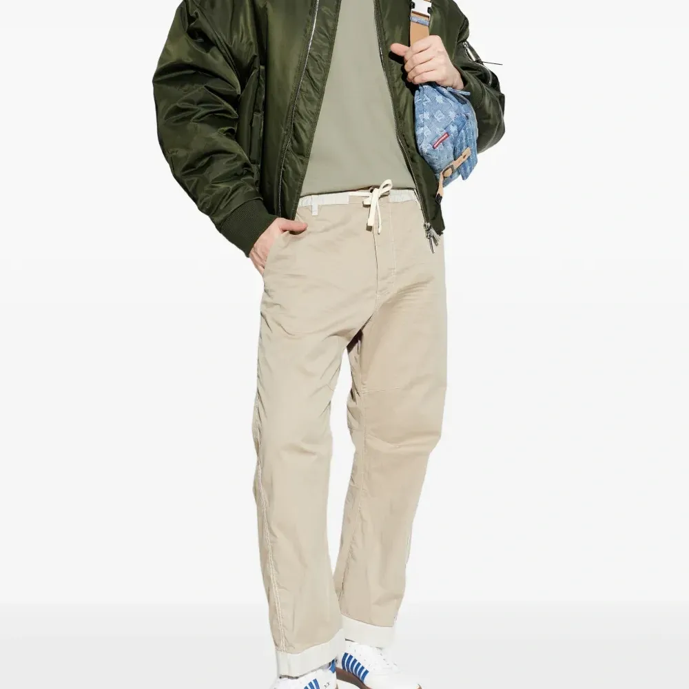 Футболка с логотипом