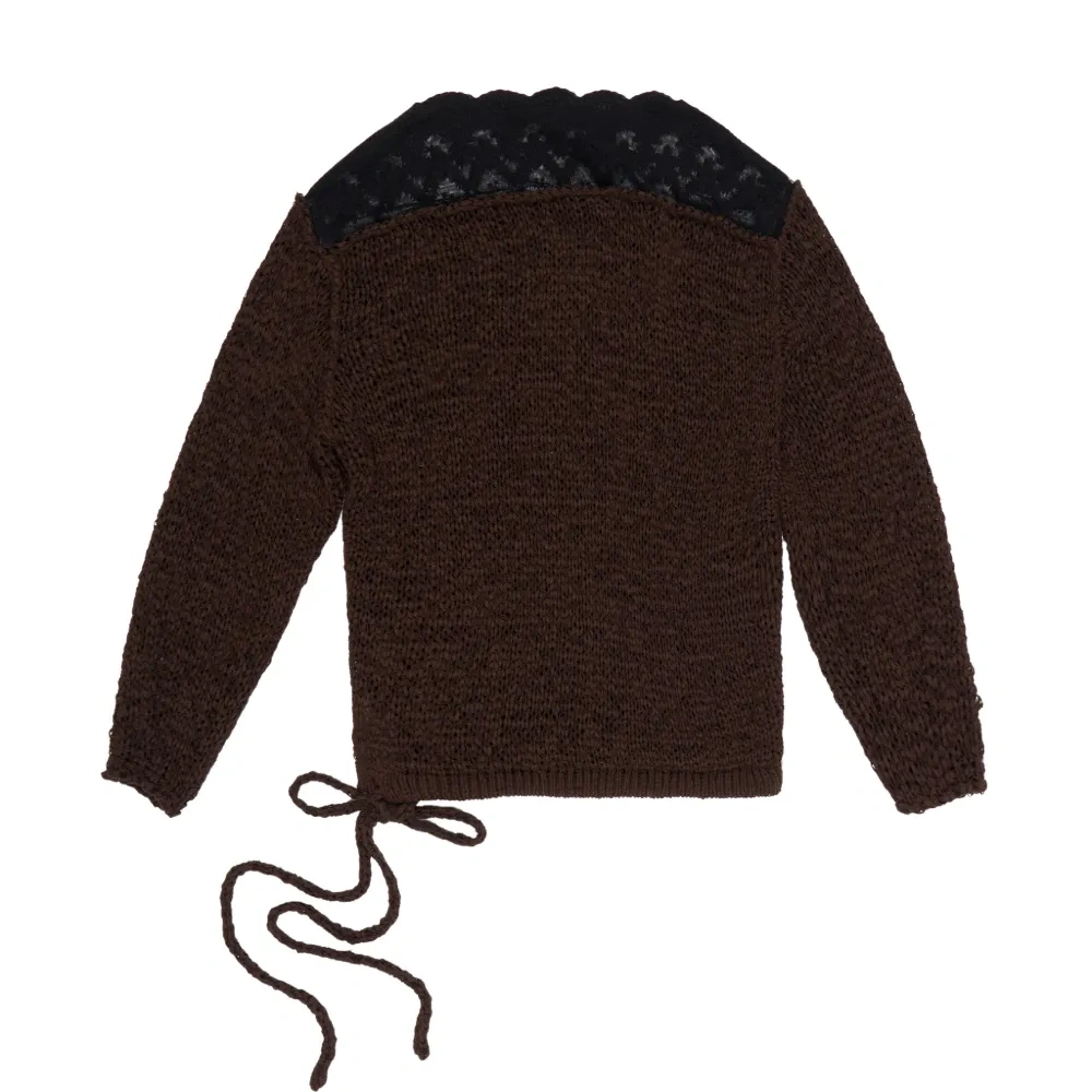 Свитер с кружевом