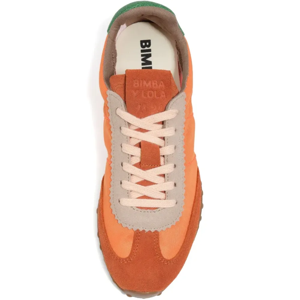 Кроссовки на шнуровке