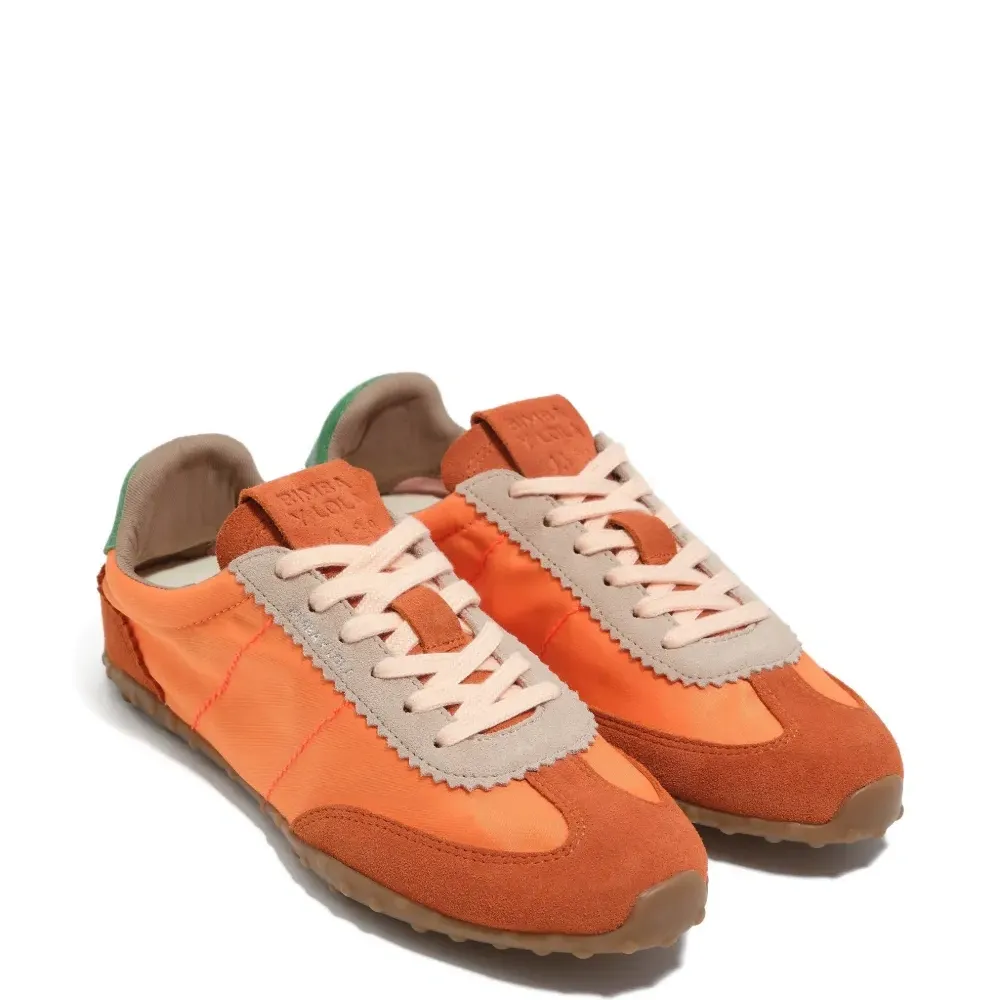 Кроссовки на шнуровке