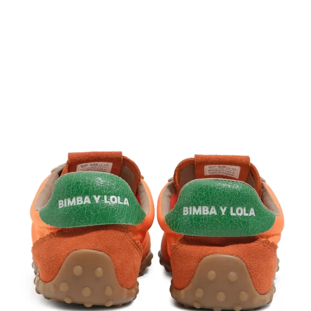 Кроссовки на шнуровке