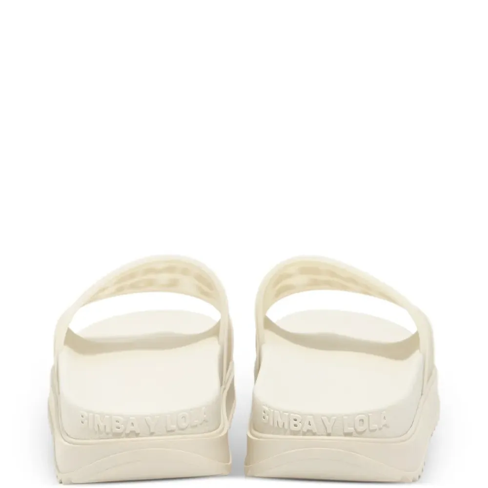 Шлепанцы с тисненым логотипом Шлепанцы с тисненым логотипом