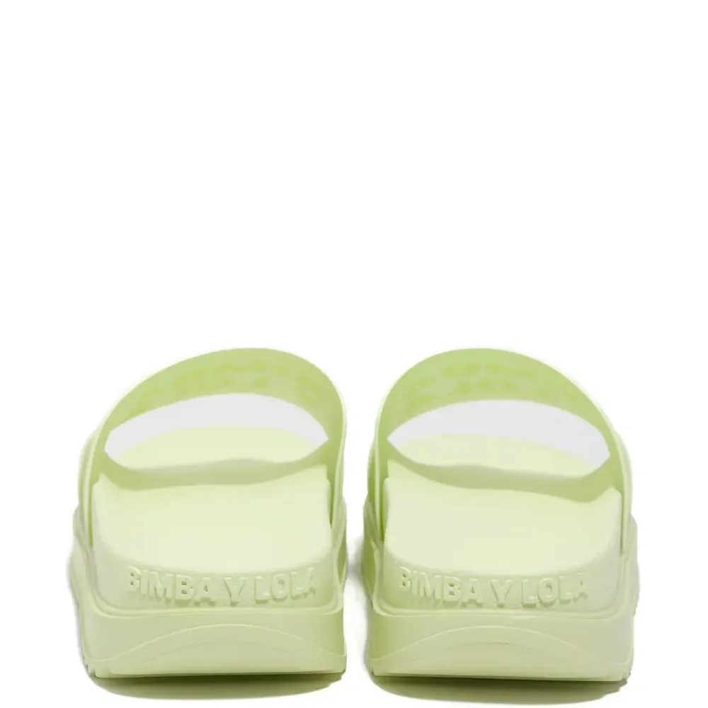 Шлепанцы с тисненым логотипом