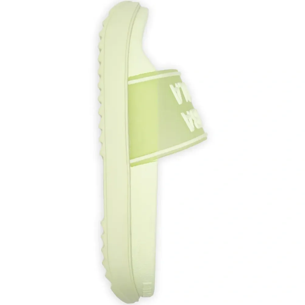 Шлепанцы с тисненым логотипом