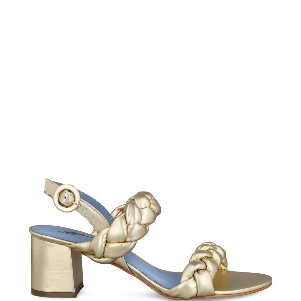 Плетёные сандалии