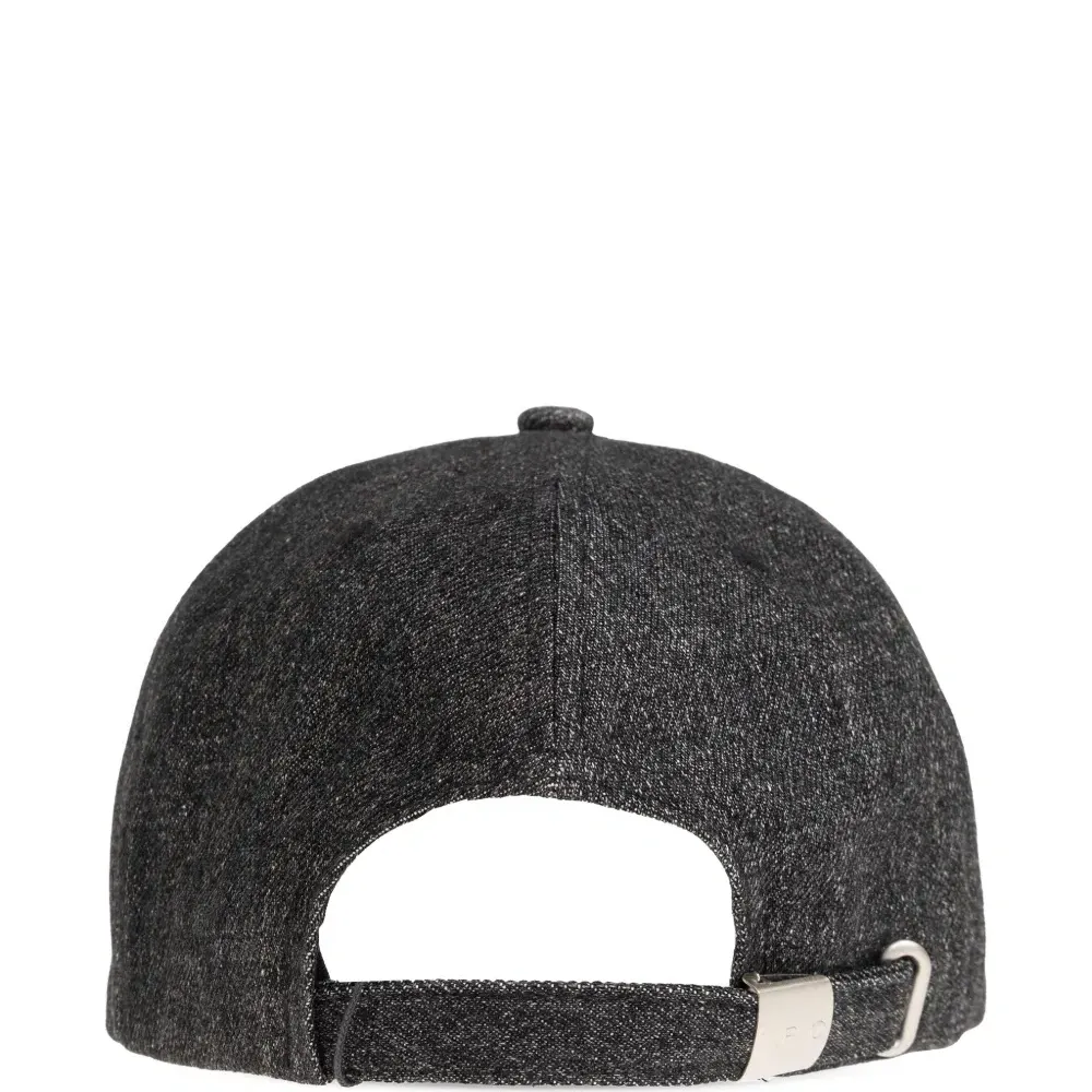 Бейсболка с вышитым логотипом