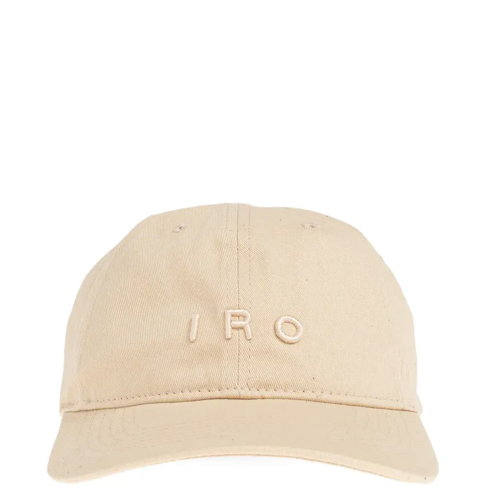 Вышитая кепка