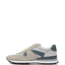 Кроссовки на шнуровке