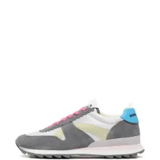 Кроссовки на шнуровке