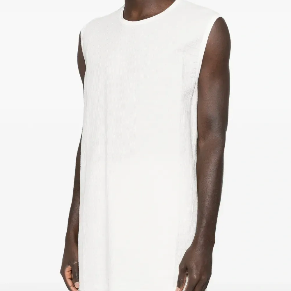 Топ с необработанным краем